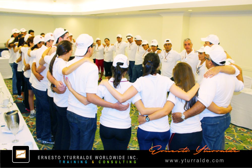 Talleres vivenciales para fortalecer habilidades docentes en entornos educativos
